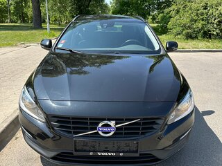 2017 Volvo V60 I Рестайлинг, чёрный, 1730000 рублей, вид 1