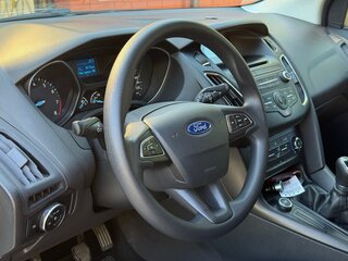 2017 Ford Focus III Рестайлинг, белый, 899000 рублей, вид 4