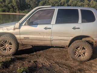 2007 Chevrolet Niva I, серебристый, 330000 рублей, вид 4