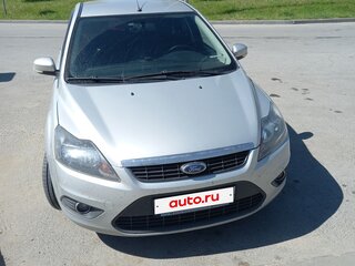2010 Ford Focus II Рестайлинг, серебристый, 800000 рублей, вид 1