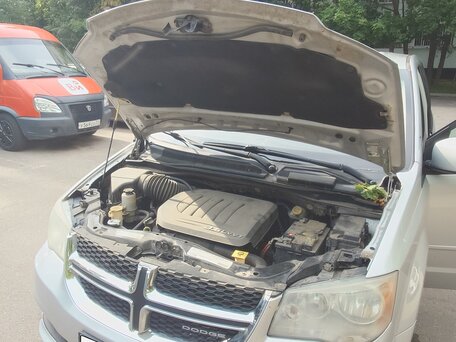 2011 Dodge Caravan Grand V, серый, 1349999 рублей, вид 2