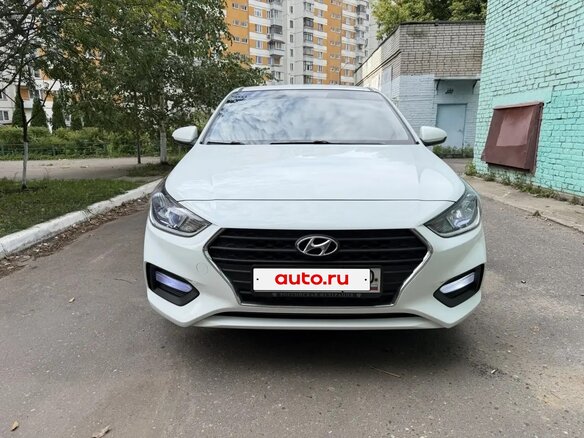 2017 Hyundai Solaris II, белый - вид 2