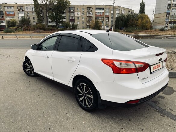 2013 Ford Focus III, белый, 1070000 рублей - вид 1