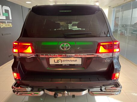 2016 Toyota Land Cruiser 200 Series Рестайлинг 2, серый, 5700000 рублей, вид 5