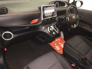 2020 Toyota Sienta II Рестайлинг, синий, 1450000 рублей, вид 4