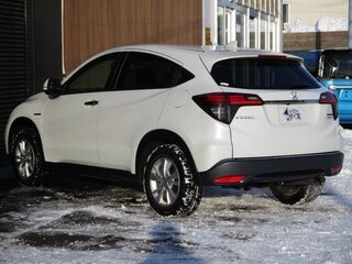 2020 Honda Vezel I, белый, 1430000 рублей, вид 4