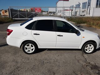 2016 Lada (ВАЗ) Granta I, белый, 360000 рублей, вид 2