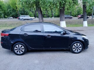2016 Kia Rio III Рестайлинг, чёрный, 500000 рублей, вид 2