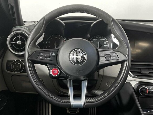 2017 Alfa Romeo Giulia Quadrifoglio II (952), чёрный - вид 11