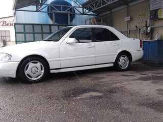 1995 Mercedes-Benz C-Класс 180 I (W202), белый, 700000 рублей, вид 5