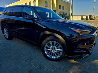 2023 Toyota Grand Highlander, чёрный, 8550888 рублей, вид 3