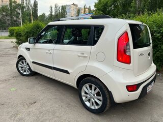 2013 Kia Soul I Рестайлинг, бежевый, 1350000 рублей, вид 4