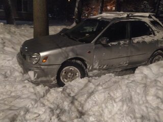 2002 Subaru Impreza II, серебристый, 450000 рублей, вид 2