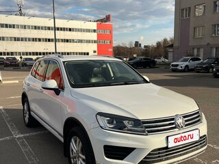 2015 Volkswagen Touareg II Рестайлинг, белый, 2400000 рублей, вид 1