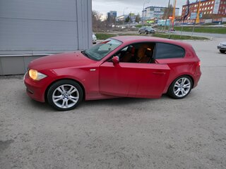 2007 BMW 1 серии 120i I (E81/E82/E87/E88) Рестайлинг, красный, 750000 рублей, вид 1