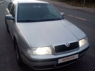 2005 Skoda Octavia I (A4) Рестайлинг, серебристый, 400000 рублей, вид 2
