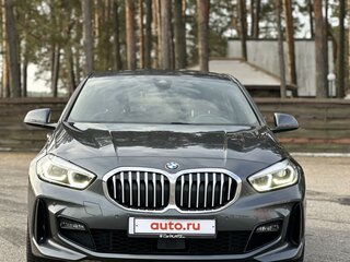 2021 BMW 1 серии 116d III (F40), серый, 2000000 рублей, вид 2