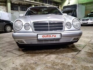 1998 Mercedes-Benz E-Класс 240 II (W210, S210), серебристый, 700000 рублей, вид 5
