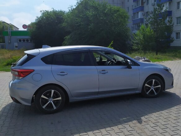 2020 Subaru Impreza V Рестайлинг, серый, 1450000 рублей - вид 3