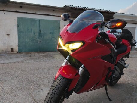 2019 Honda VFR 800, красный, 795000 рублей, вид 2
