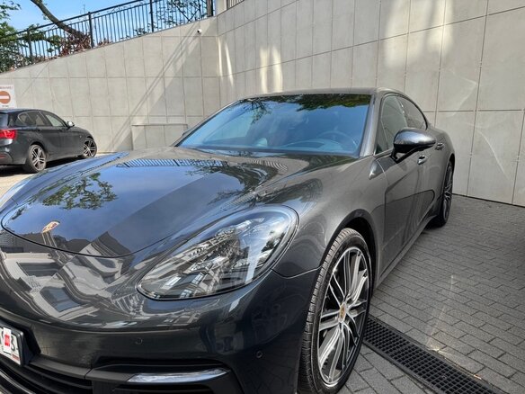 2020 Porsche Panamera 4 II, серый, 8450000 рублей - вид 2