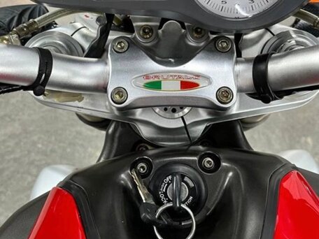 2004 MV Agusta Brutale 750, красный, 650000 рублей, вид 2