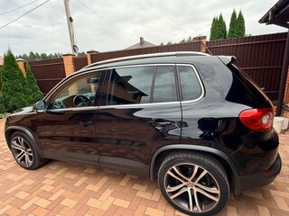 2011 Volkswagen Tiguan I, чёрный, 2100000 рублей, вид 3
