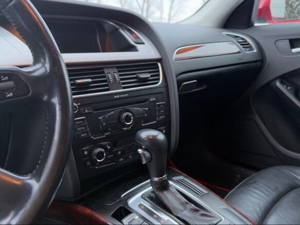 2009 Audi A4 IV (B8), красный, 740000 рублей - вид 25