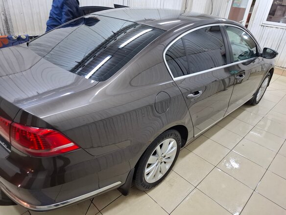 2012 Volkswagen Passat B7, коричневый, 950000 рублей - вид 3