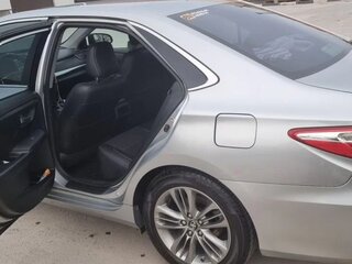 2016 Toyota Camry VII (XV50) Рестайлинг, серебристый, 1900000 рублей, вид 5