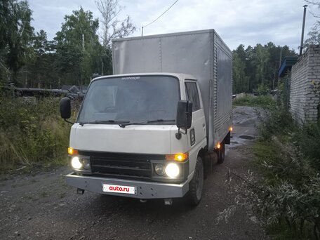 1989 Nissan Atlas, белый, 600000 рублей, вид 4