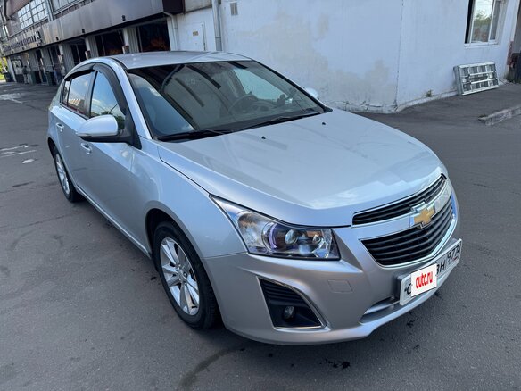 2013 Chevrolet Cruze I Рестайлинг, серебристый - вид 2