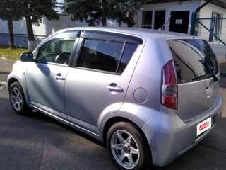 2005 Daihatsu Sirion II (M3), серебристый, 680000 рублей, вид 5