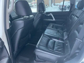 2013 Toyota Land Cruiser 200 Series Рестайлинг 1, белый, 2990000 рублей, вид 5