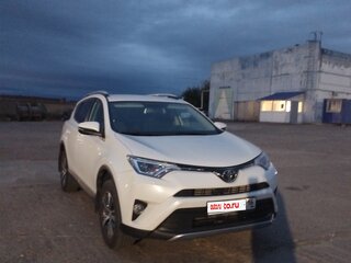 2017 Toyota RAV4 IV (XA40) Рестайлинг, белый, 1950000 рублей, вид 1