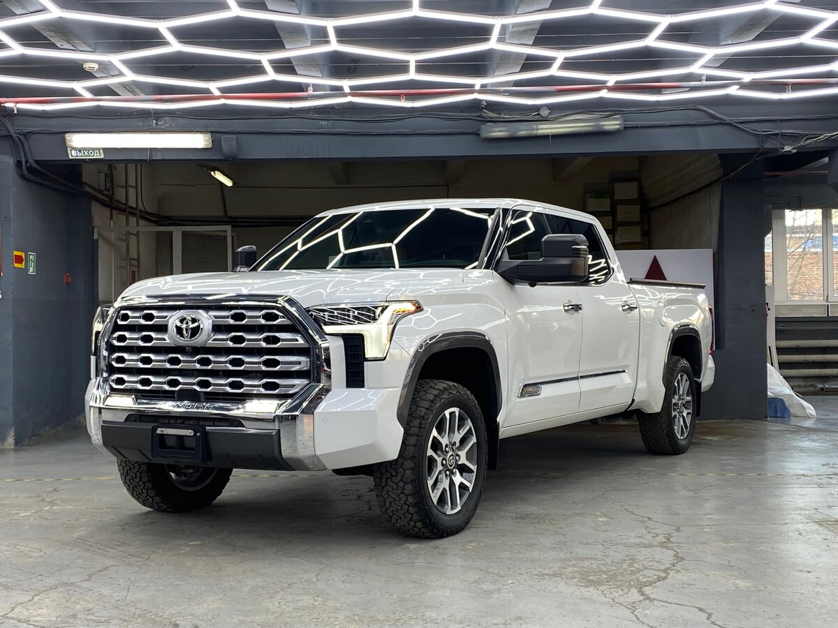 Открыть фотографии: Toyota Tundra III