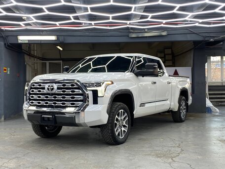 Toyota Tundra III