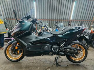2022 Yamaha TMAX, зелёный, 1430000 рублей, вид 4