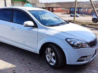 2010 Kia Ceed I Рестайлинг, белый, 750000 рублей, вид 3