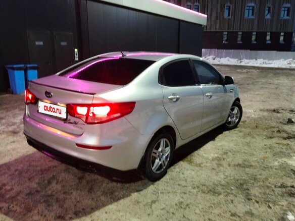 2016 Kia Rio III Рестайлинг, серебристый, 700000 рублей - вид 6