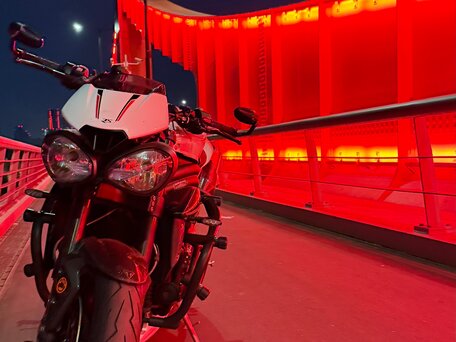 2019 Triumph Speed Triple, белый, 900000 рублей, вид 1