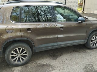 2014 Volkswagen Tiguan I Рестайлинг, коричневый, 1500000 рублей, вид 2