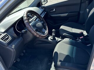 2014 Kia Rio III, серебристый, 850000 рублей, вид 5