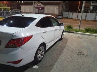 2016 Hyundai Solaris I Рестайлинг, белый, 730000 рублей, вид 4