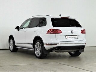 2016 Volkswagen Touareg II Рестайлинг, белый, 2930000 рублей, вид 3
