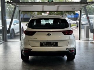 2020 Kia Sportage IV Рестайлинг, белый, 2064000 рублей, вид 5