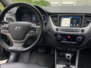 2017 Hyundai Solaris II, чёрный, 1150000 рублей, вид 4