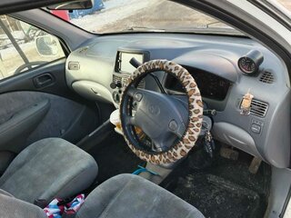 1998 Toyota Raum I, белый, 360000 рублей, вид 3