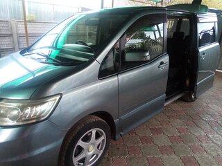 2009 Nissan Serena III (C25), серый, 1157000 рублей, вид 3