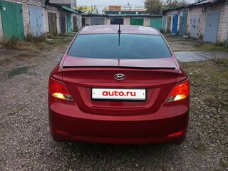 2015 Hyundai Solaris I Рестайлинг, красный, 530000 рублей, вид 3